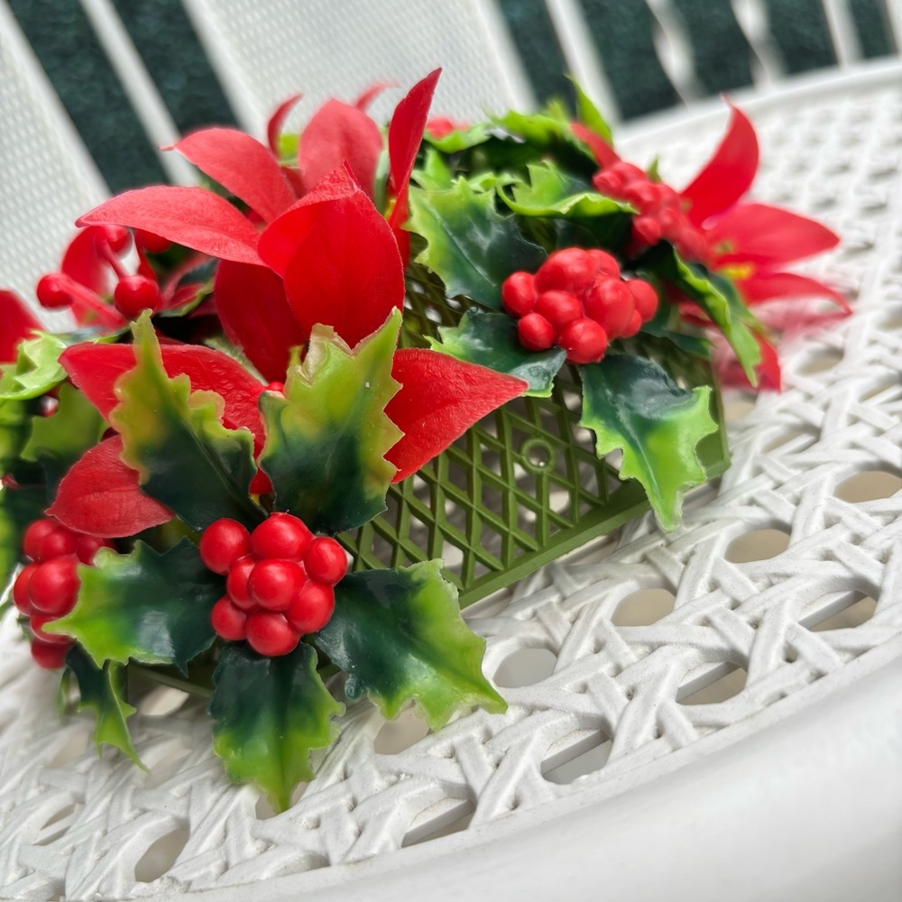 70's Christmas Poinsettia Table Decor - Christmas Kitsch Decoration - Xmas Decor - Picture 10 of 12